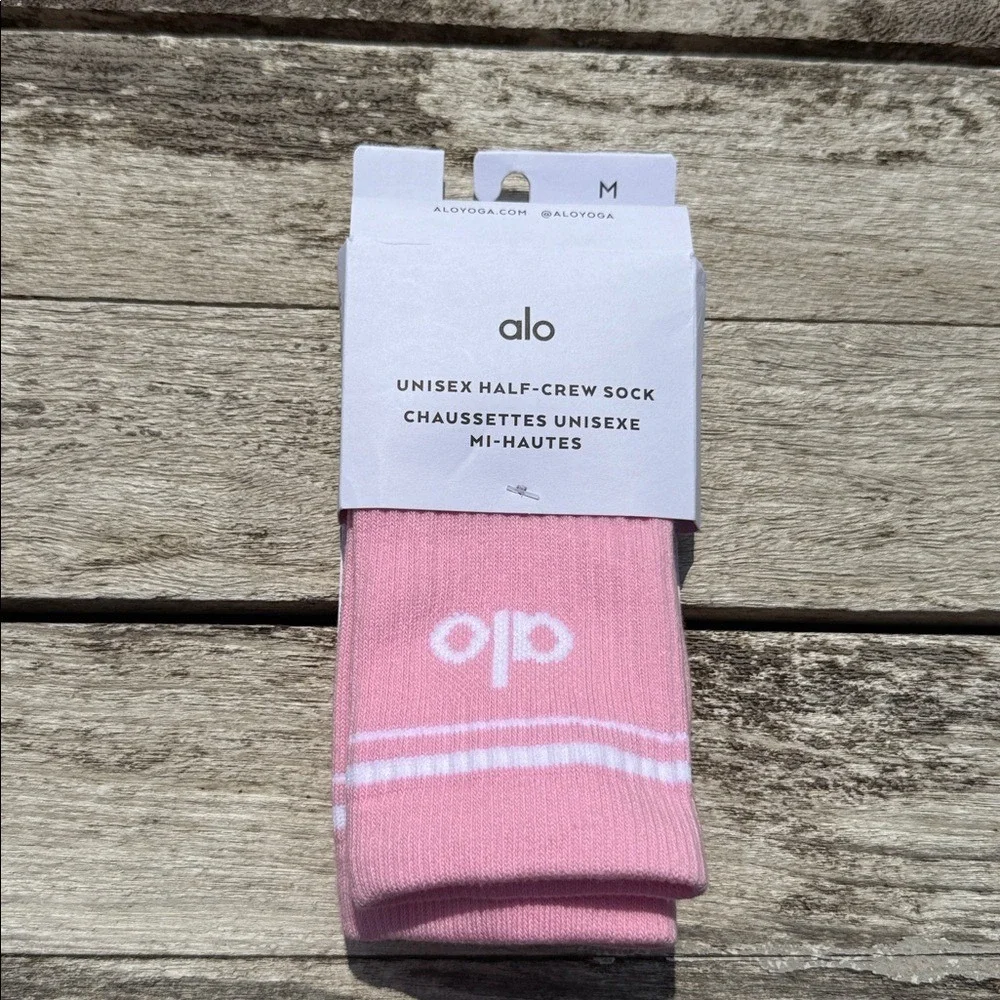 Alo Unisex Half-Crew Throwback Sock NWT Sweet Pink‎ size medium